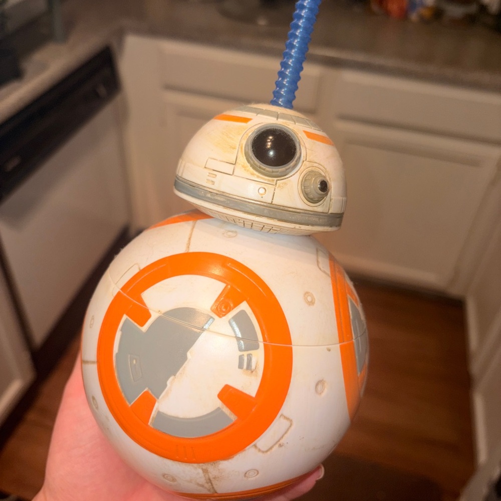 Disney parks official Star Wars BB-8 souvenir cup collectable